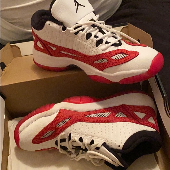 Air Jordan 11 retro low IEBG - Picture 2 of 5